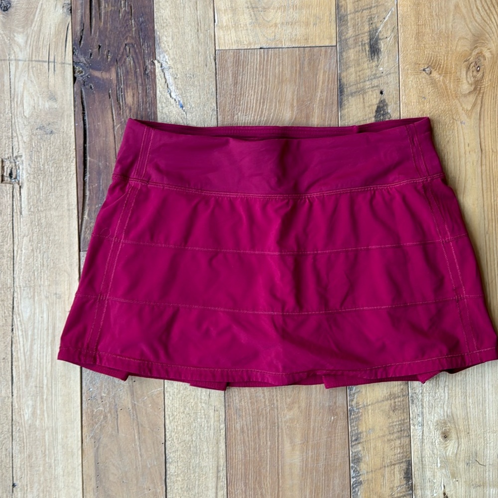 Lululemon, Pace Rival Mid-Rise skirt, 15”, red, size 8 regular